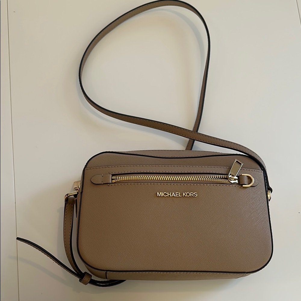 EUC Michael Kors Cream and Tan Crossbody Bag